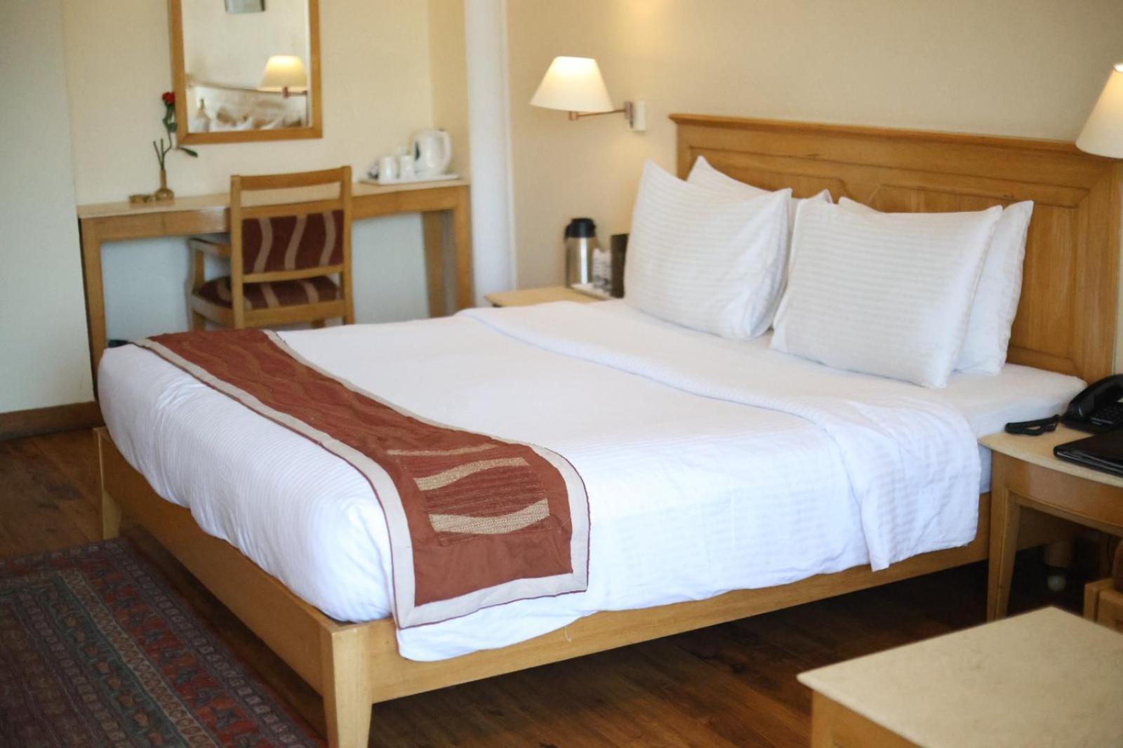 Hotel Willow Banks - Boutique 4 Star Hotel On The Mall Road Shimla Luaran gambar